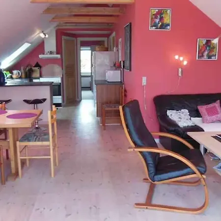 Cozy In Scenic Surroundings 度假居 *